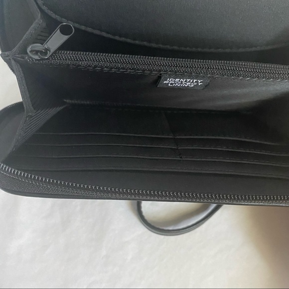 Tahari black Vegan Leather wristlet - wallet with zipper closure and wrist strap - Picture 4 of 8